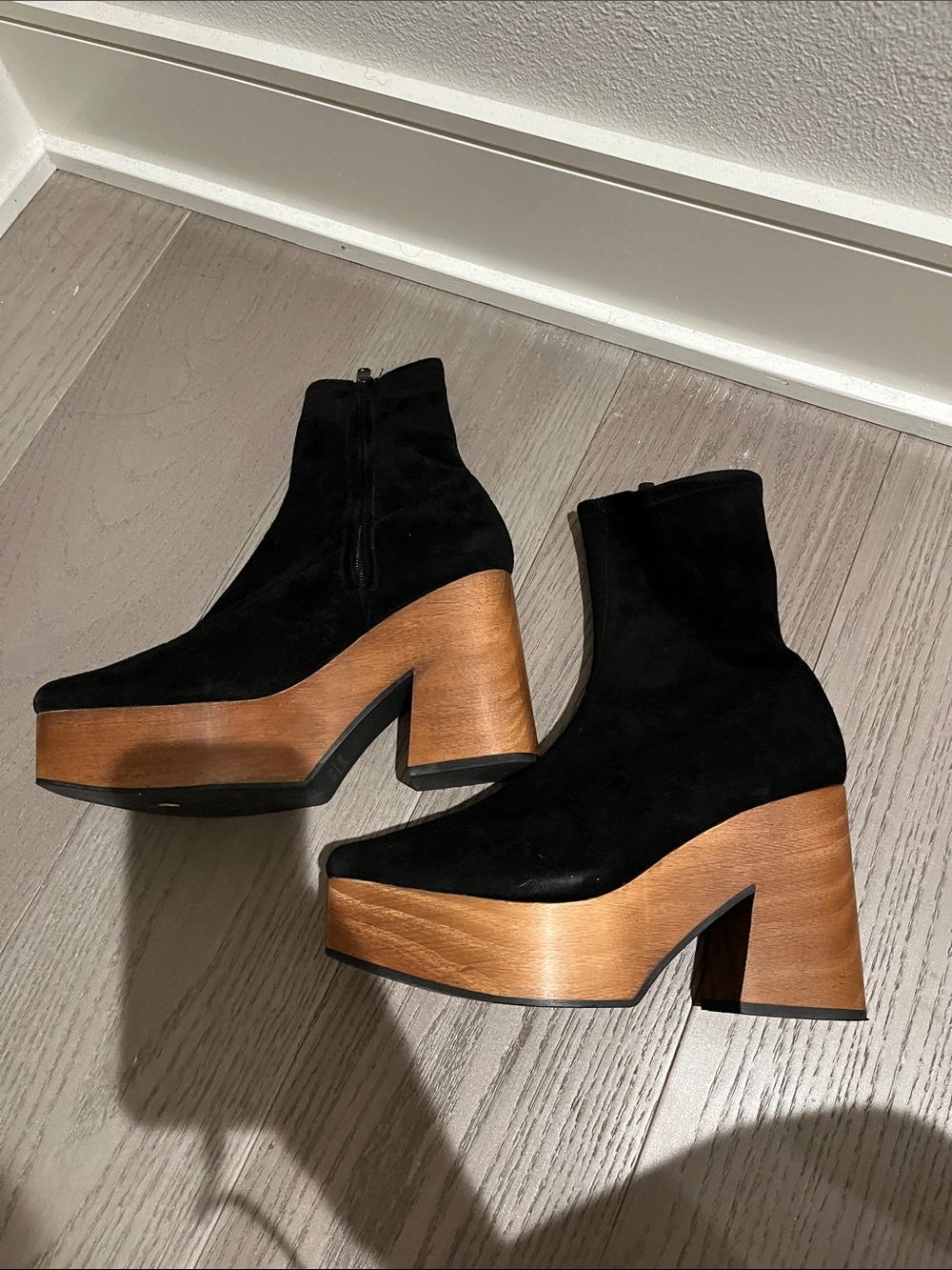 & Other Stories Black 70s Style Suede Platform Ankle Boots w/Wood-Effect Heel 8